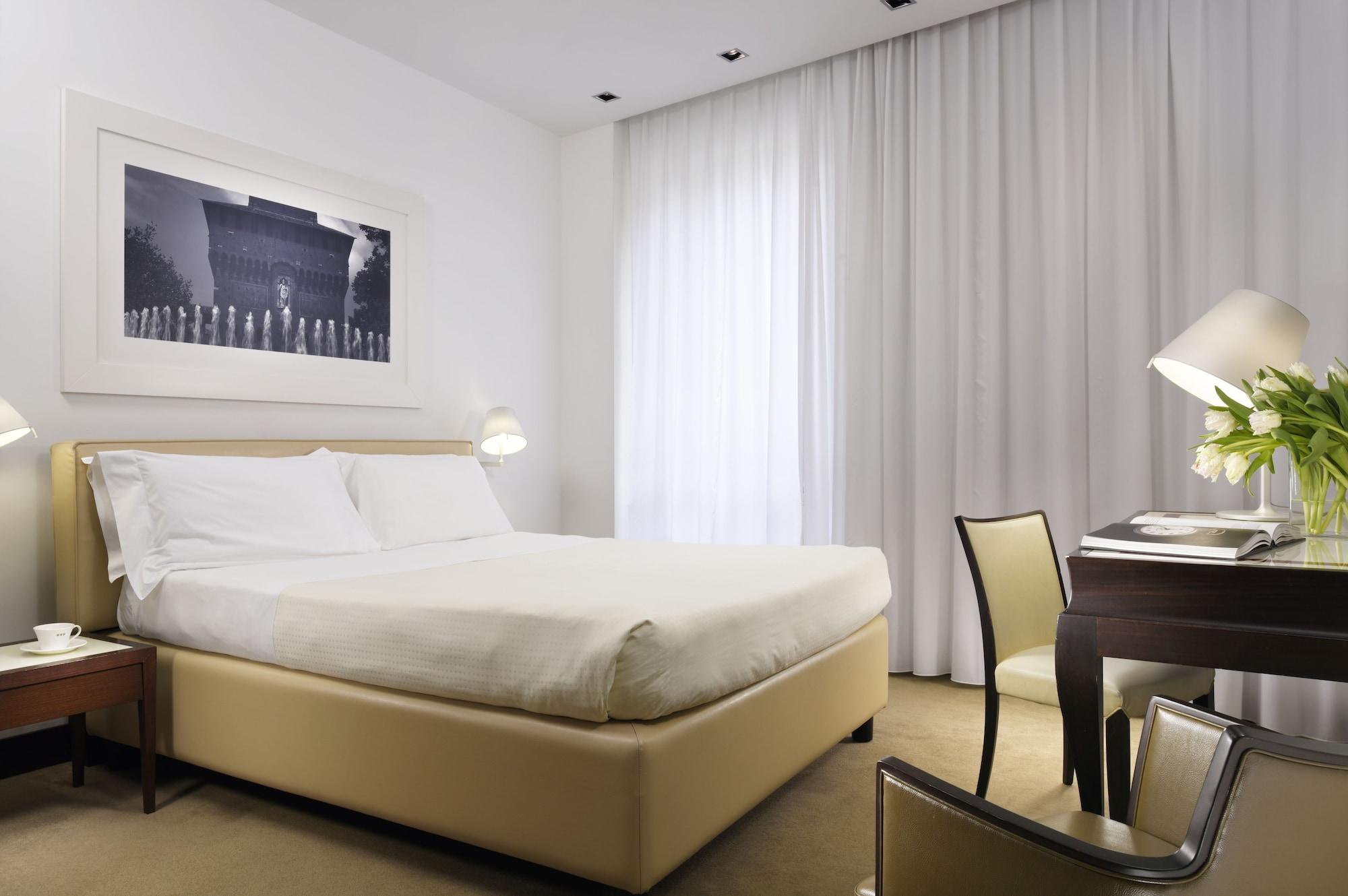 Unahotels Cusani Milano Екстериор снимка